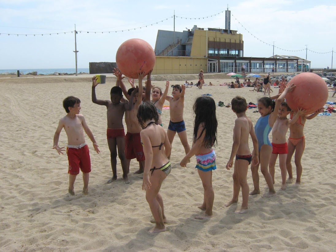 El cicle inicial gaudeix d'un dia de platja!